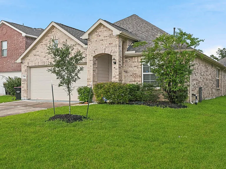 3410 Golden Amber Ct — Photo 2