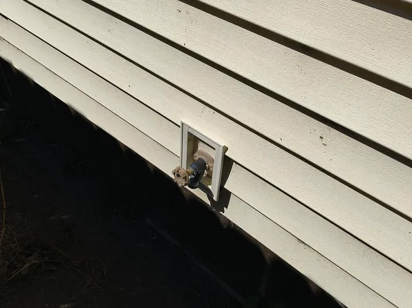 416 Main St, Edgeley, ND 58433