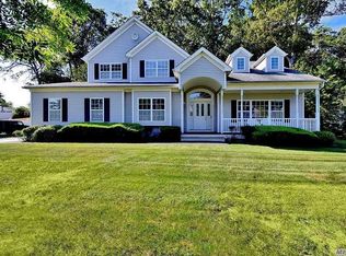5 Yukon Ct, Melville, NY 11747