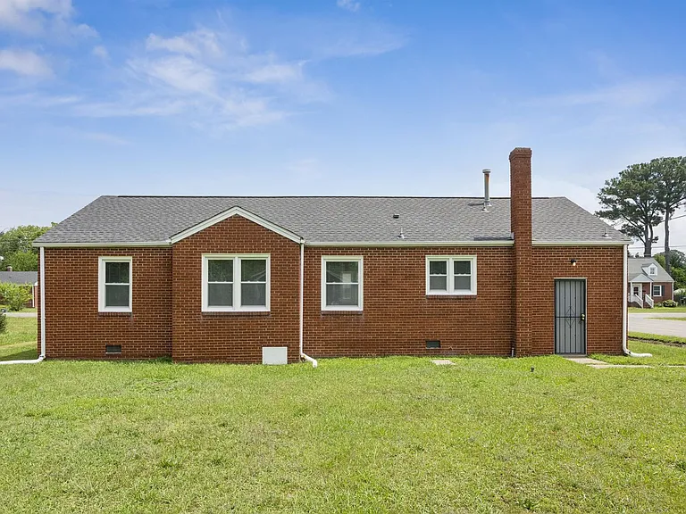 1815 Canterbury Rd — Photo 24