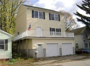 72 Uncas St, Warwick, RI 02889
