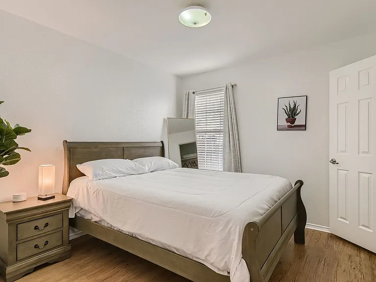 7012 Encanto Trl — Photo 16