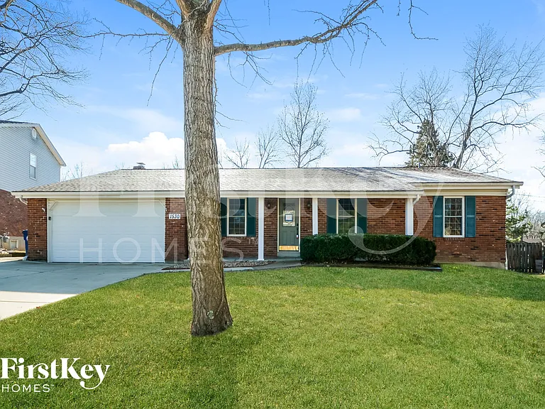 1530 Froesel Dr — Photo 1