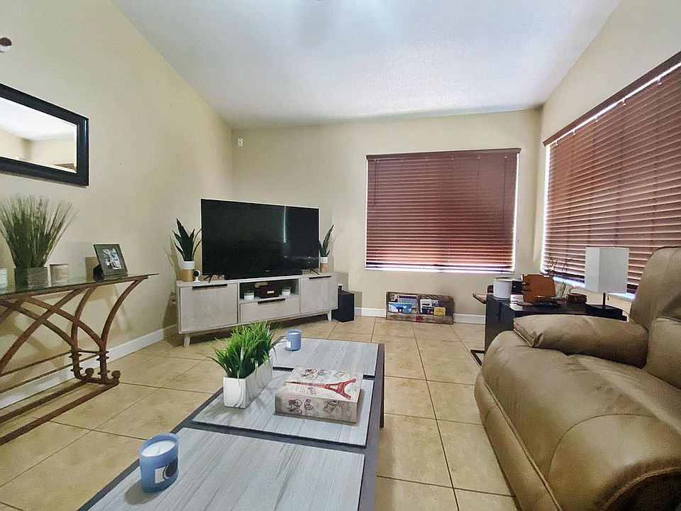 1st image of 207 Kraft Dr
