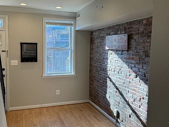 2nd image of 1701 Olive St