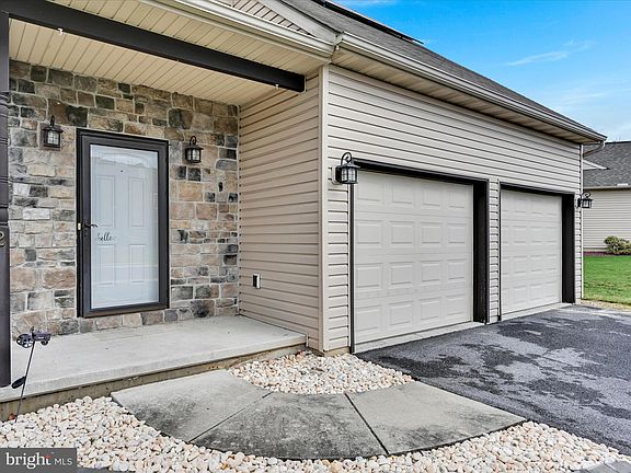 4th image of 2 Oldfield Ave #L-0022