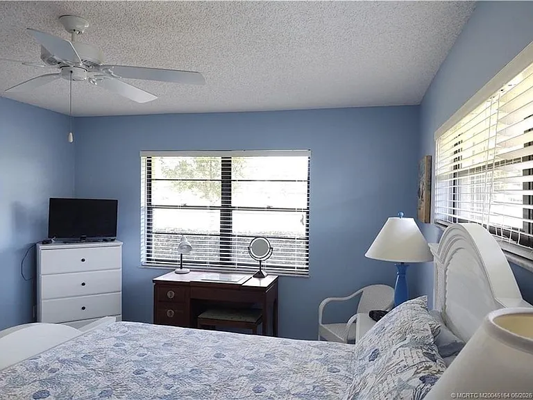 SE Sea Island Way — Photo 34