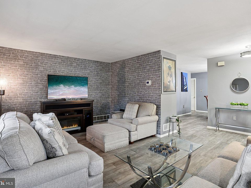 504 Llangollen Blvd, New Castle, DE 19720 | Zillow