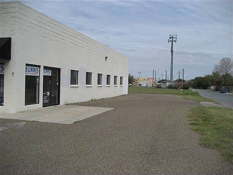 5th image of 2212 W Fern Ave