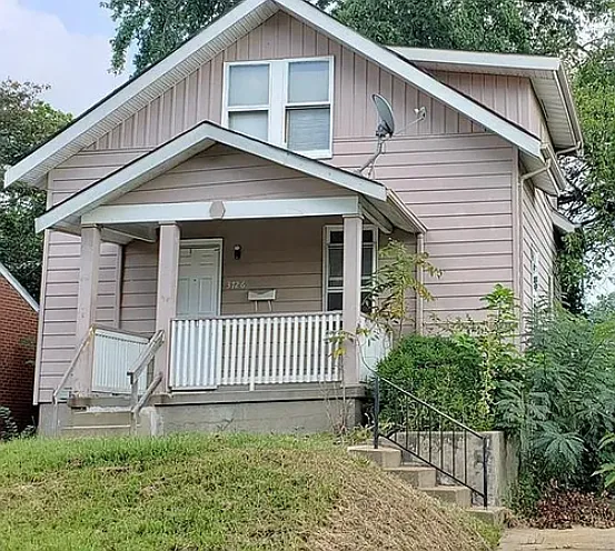 3 bed, 2.0 bath, 1092 sqft, $1,395 — Photo 1