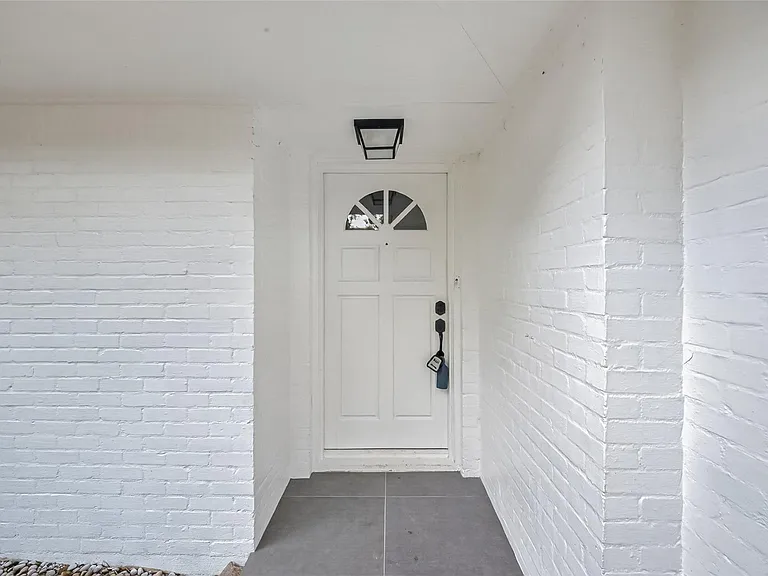 3731 Drake St — Photo 6