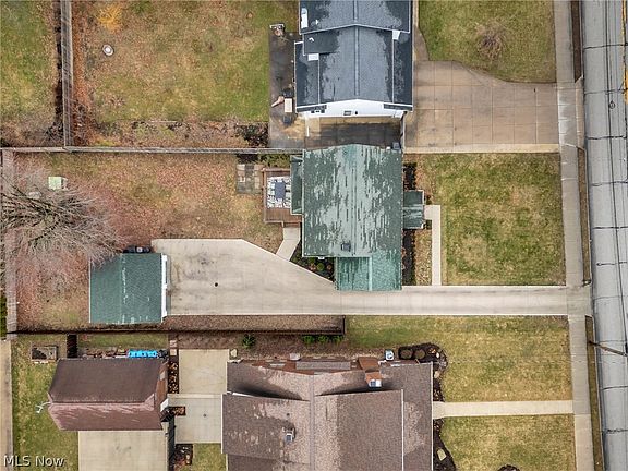 2nd image of 4190 Wooster Rd