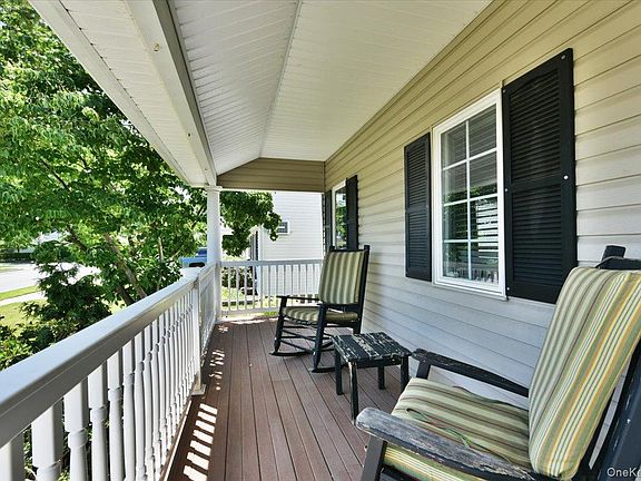 5th image of 167 N Suffolk Avenue
