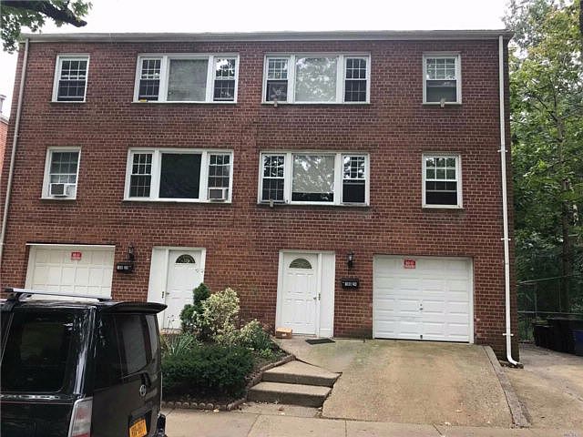 1st image of 16624 Gothic Dr