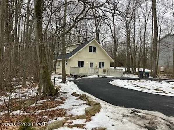 3106 Mohawk Trl, Tobyhanna, PA 18466