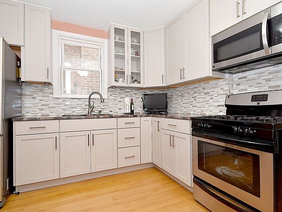 3rd image of 5304 W Pensacola Ave