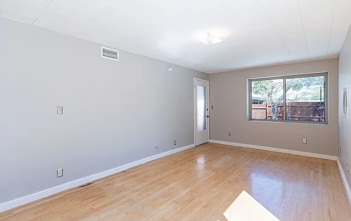 102 North Ave — Photo 27