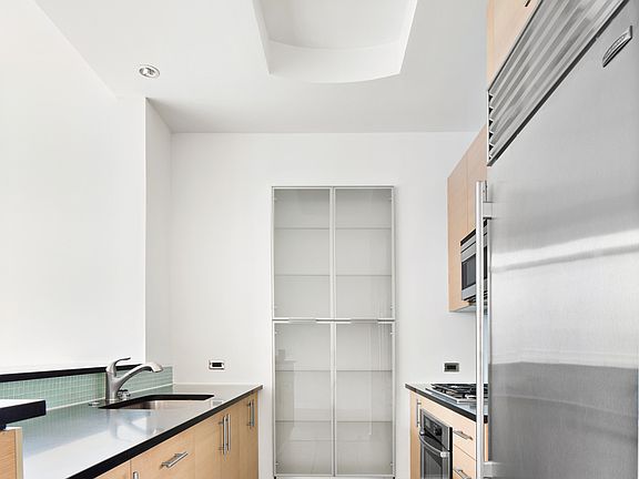 5th image of 325 5th Ave APT 32B