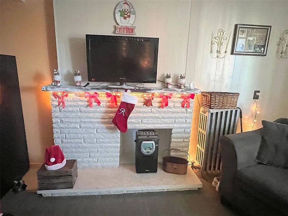 2nd image of 1619 Brownsville Rd APT 4