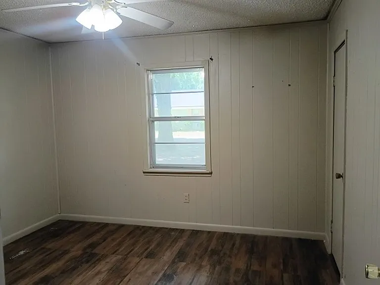 300 Slayden St — Photo 18