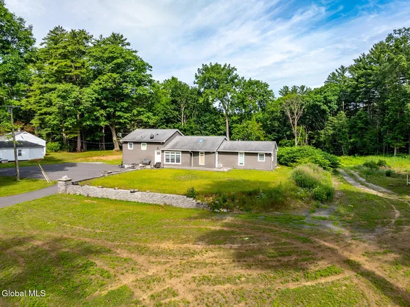 22 Pinewood Road, Guilderland, NY 12084