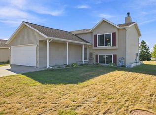 5164 10th Ave S, Fargo, ND 58103