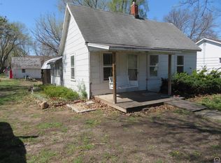 210 Walnut St, Valley Falls, KS 66088