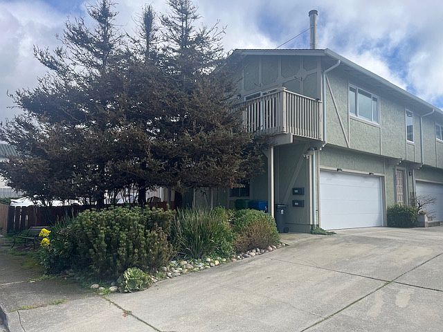1st image of 486 Laurel Ave