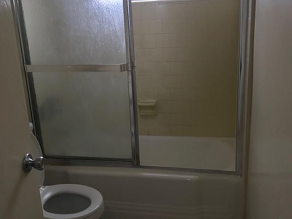 5th image of 2715 S Fremont Ave