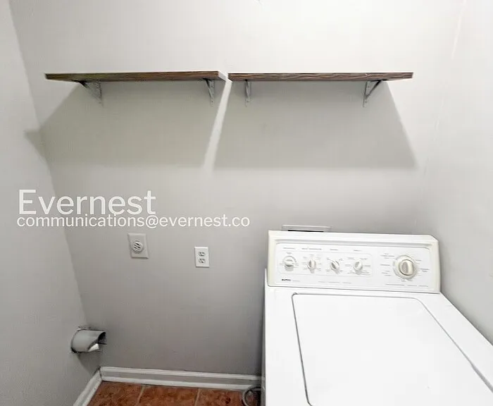 596 Crestmont Ct — Photo 20