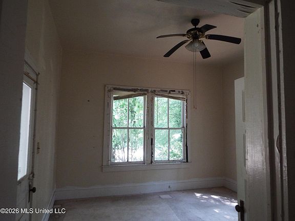 5th image of 504 S 5th St