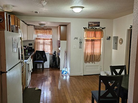 4th image of 805 Park Street