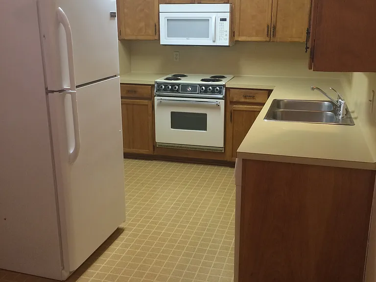 703 Royal St — Photo 3
