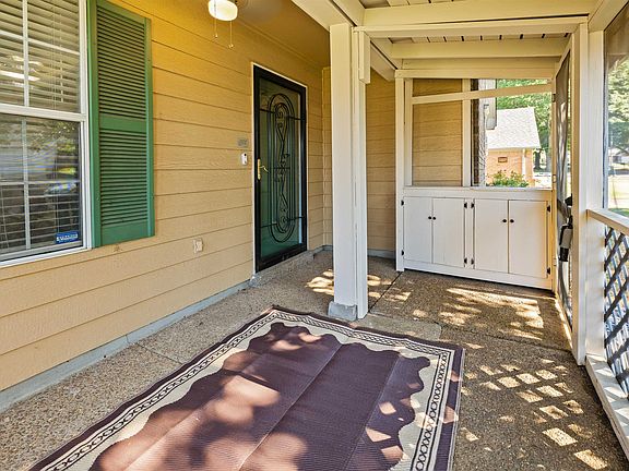 4th image of 2799 Maryland Cir W