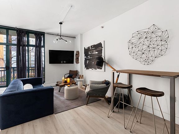 4th image of 22 Cordova St E #212