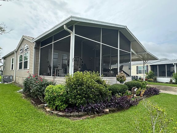 4th image of 18070 Topaz Ln