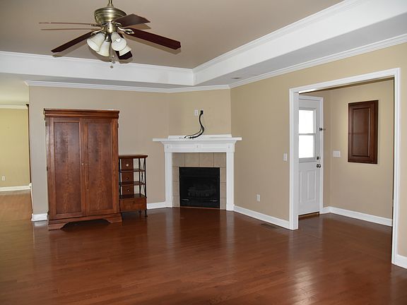 Family room w/ trey ceiling