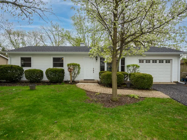 18653 W Pamela Pl, Gurnee, IL 60031