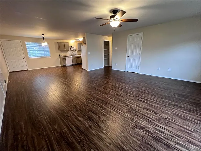 1508 N Waugh Rd — Photo 6