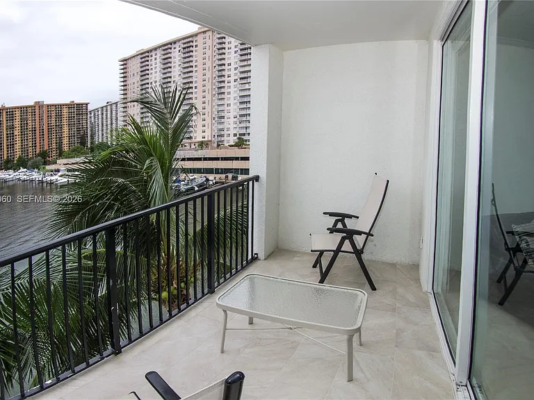 17150 N Bay Rd #2408 — Photo 29