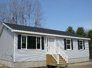 15 Alec St, Lewiston, ME 04240