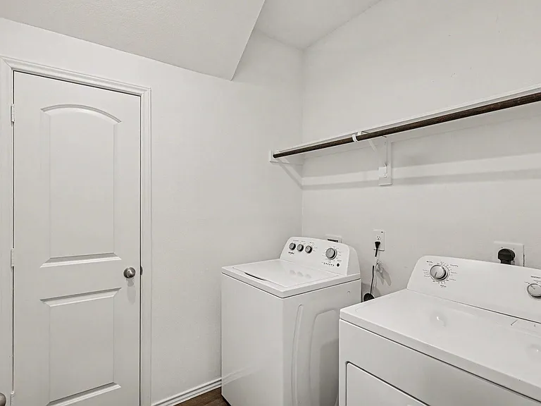 609 San Jacinto Trl — Photo 12
