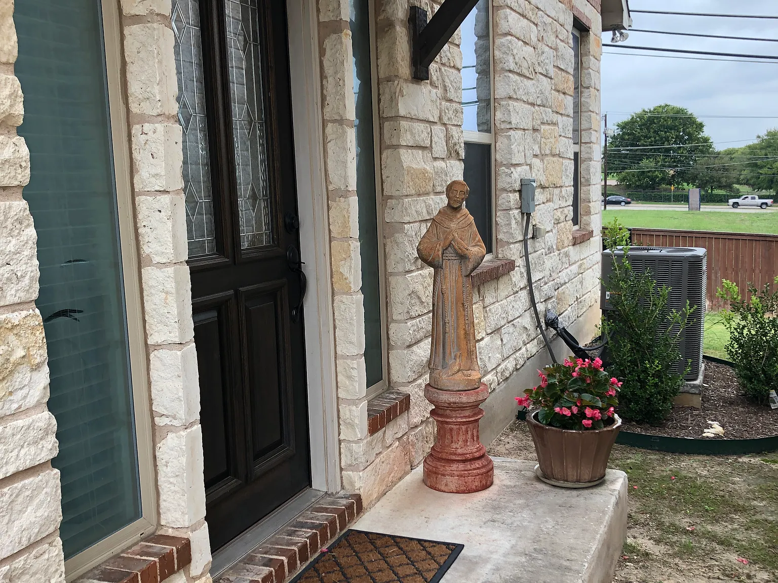 3 bed, 2.5 bath, 1788 sqft, $1,999 — Photo 3