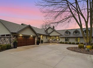 3667 W Quaker Ridge Ln, Appleton, WI 54914