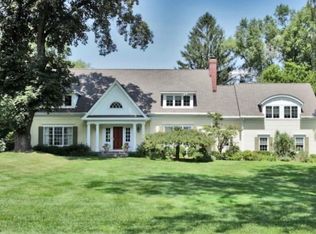 22 Manor Rd, Ridgefield, CT 06877