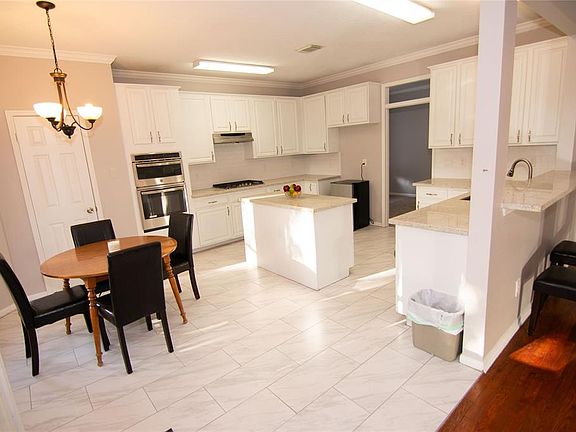 3rd image of 1325 Shrub Oak Drive