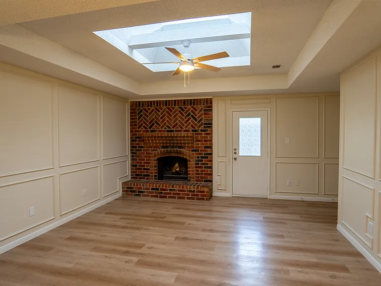 6616 Parkview Ln — Photo 2