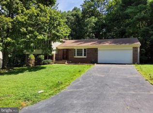 1123 Edward Dr, Great Falls, VA 22066