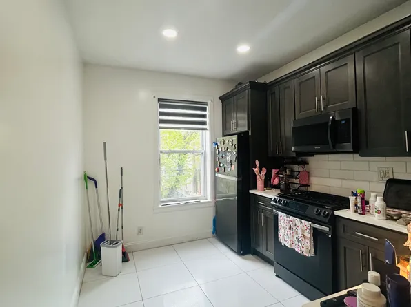 25-84 46th Street image 1 of 6