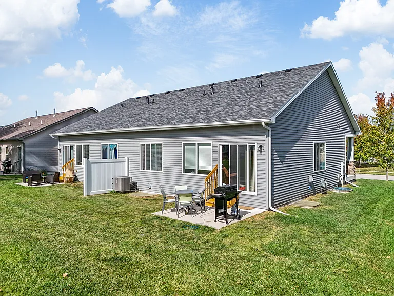 3724 Marigold Dr — Photo 32